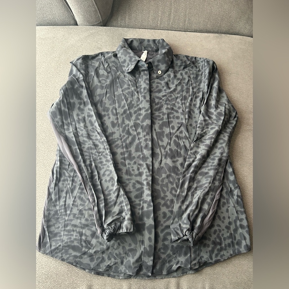 Lululemon - Day Trip Blouse -
Animal Swirl Deep Coal Black